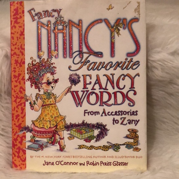 Set of 5 Fancy Nancy Books - Picture 2 of 10